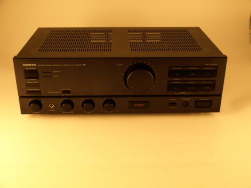 Onkyo A-8200