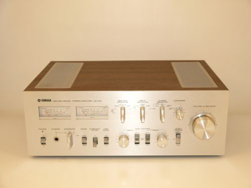 Yamaha CA-810